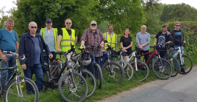 Grüne machten bei „Tour ins Graue“ den Flächenfraß in Oelde sichtbar